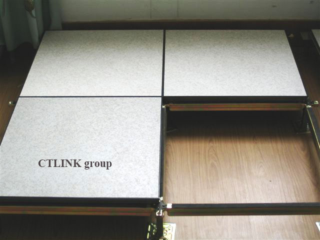 installation-of-conductive-vinyl-chipboard-woodcore-raised-floor